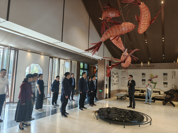 民盟安徽省委赴濱湖雅園項目開展“AI+銀發經濟”專題調研